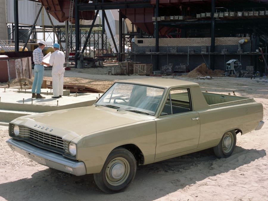  Dodge Valiant Utility 1967 года  (фото 2 из 3)